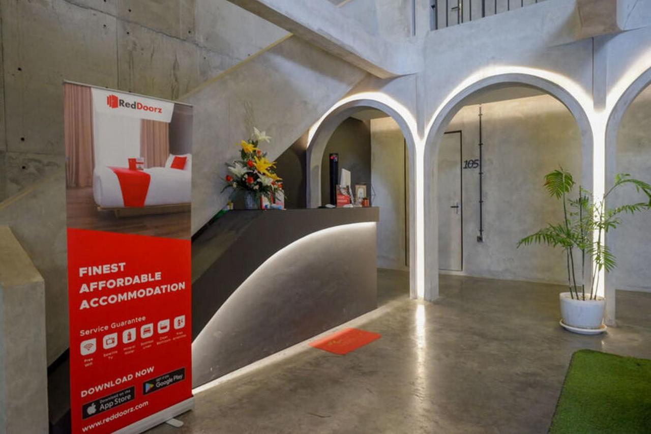 Reddoorz Plus Near Kawasan Sam Poo Kong Semarang Exterior foto
