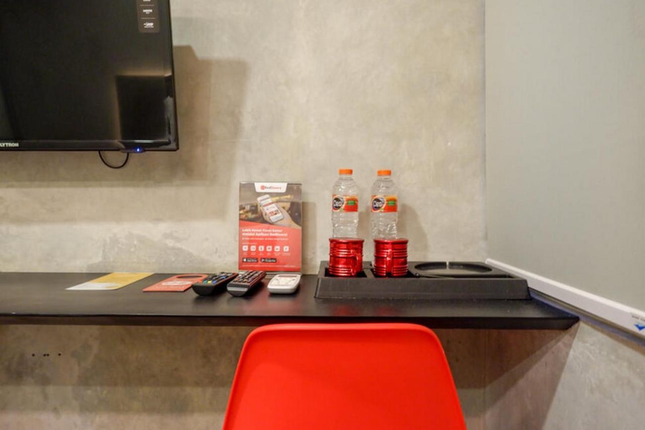 Reddoorz Plus Near Kawasan Sam Poo Kong Semarang Exterior foto