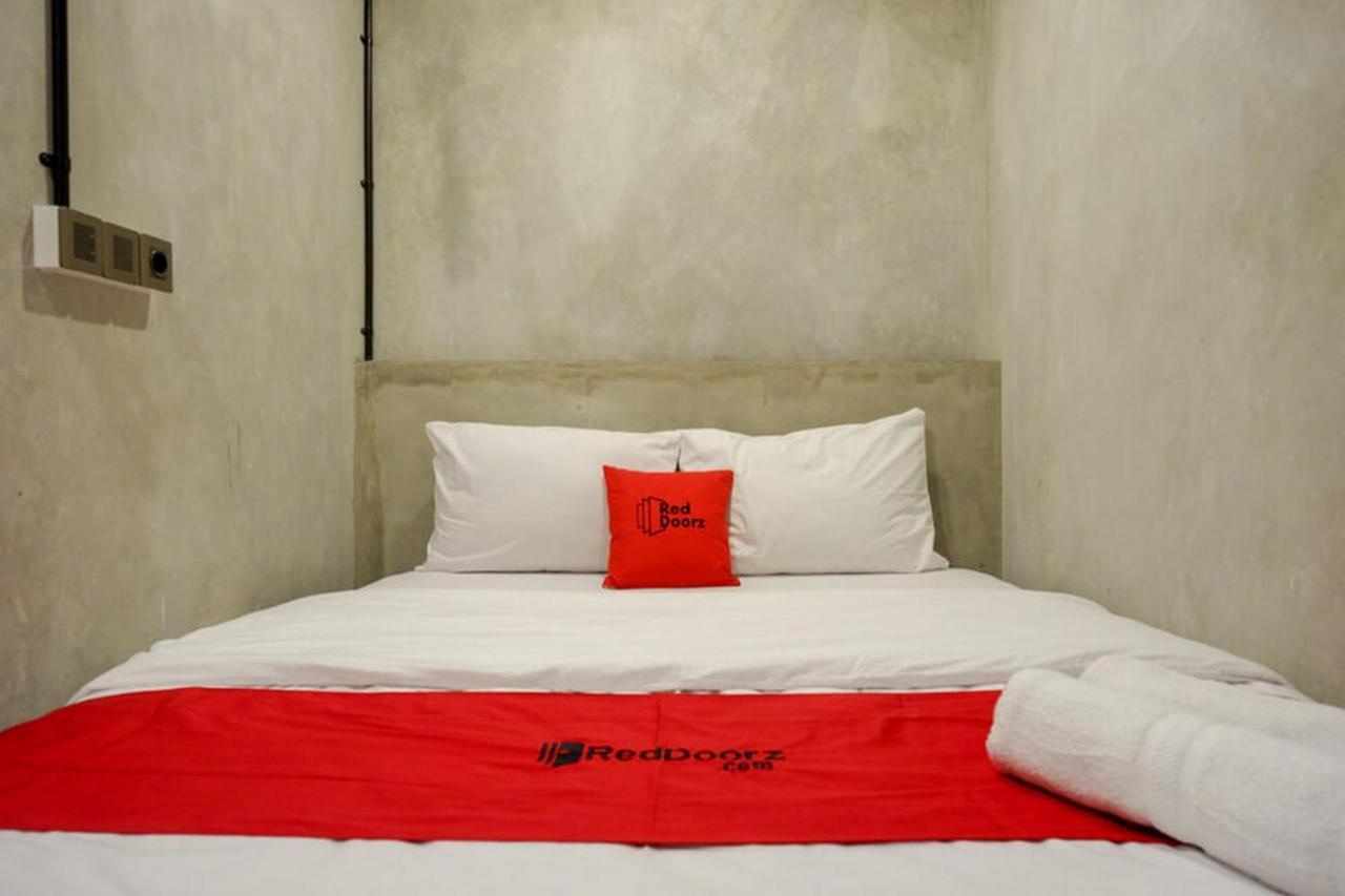 Reddoorz Plus Near Kawasan Sam Poo Kong Semarang Exterior foto