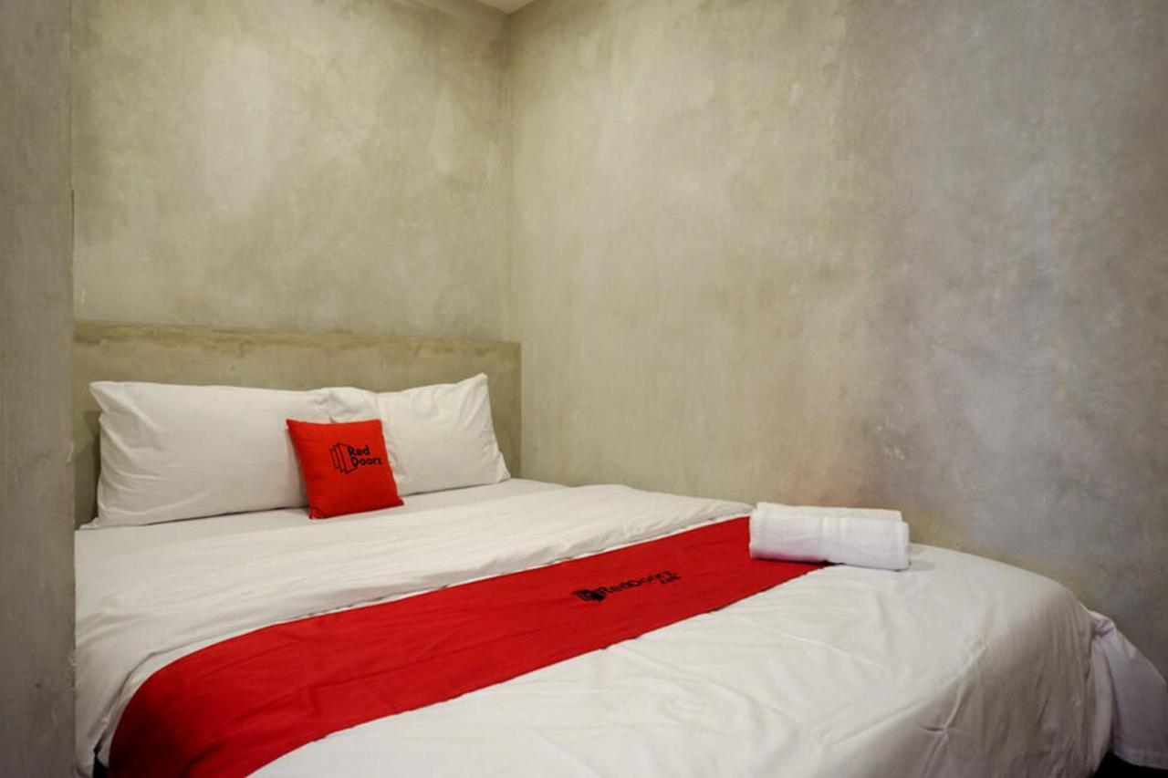 Reddoorz Plus Near Kawasan Sam Poo Kong Semarang Exterior foto