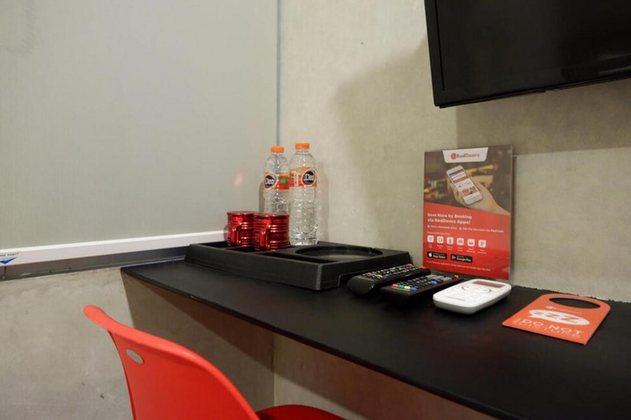 Reddoorz Plus Near Kawasan Sam Poo Kong Semarang Exterior foto