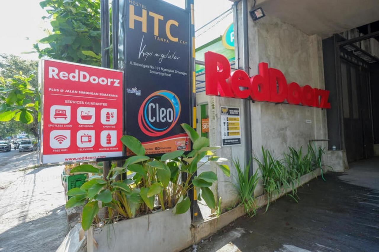 Reddoorz Plus Near Kawasan Sam Poo Kong Semarang Exterior foto